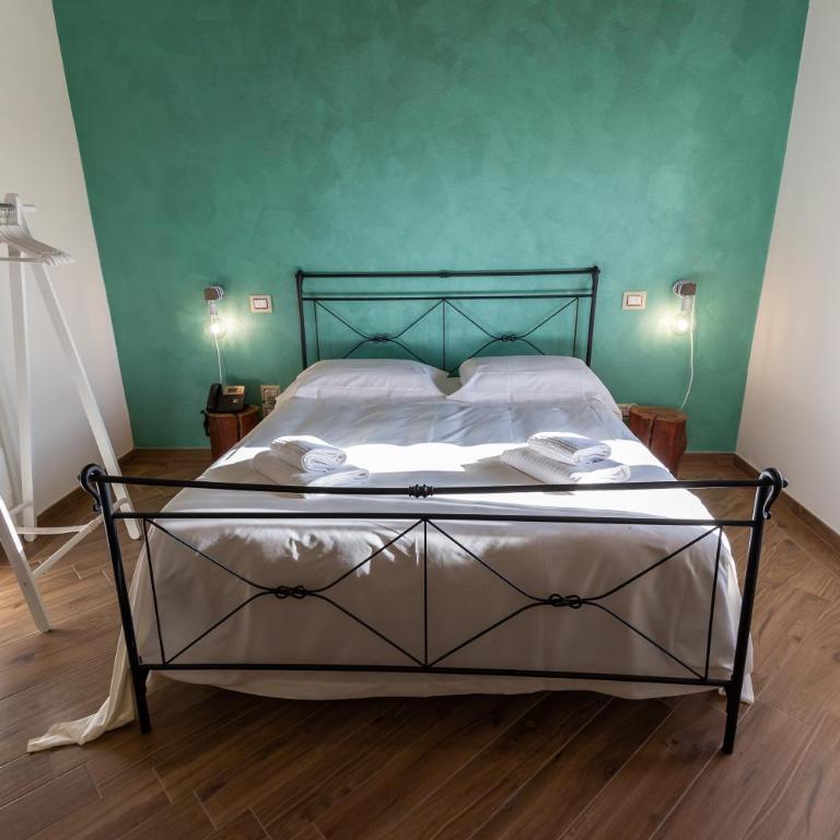 Fattoria L'Olmetto - Double Room with Garden View - 3