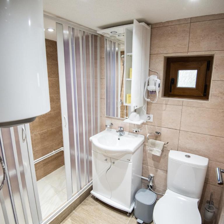 Lux Bungalow - One-Bedroom Apartment - 15