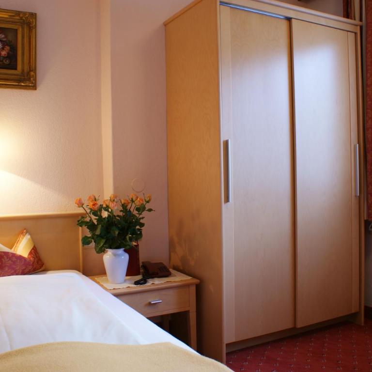 Gasthof Riederhof - Einzelzimmer mit Dusche - 2