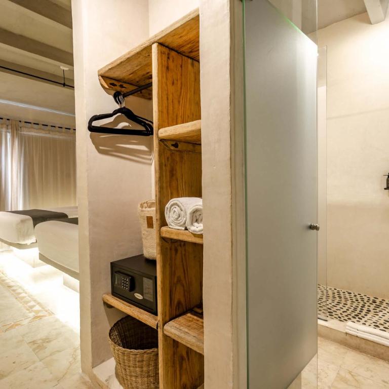 Caribbean Paradise Hotel & Spa - 5th Avenue - Deluxe Double Room with Balcony - 3