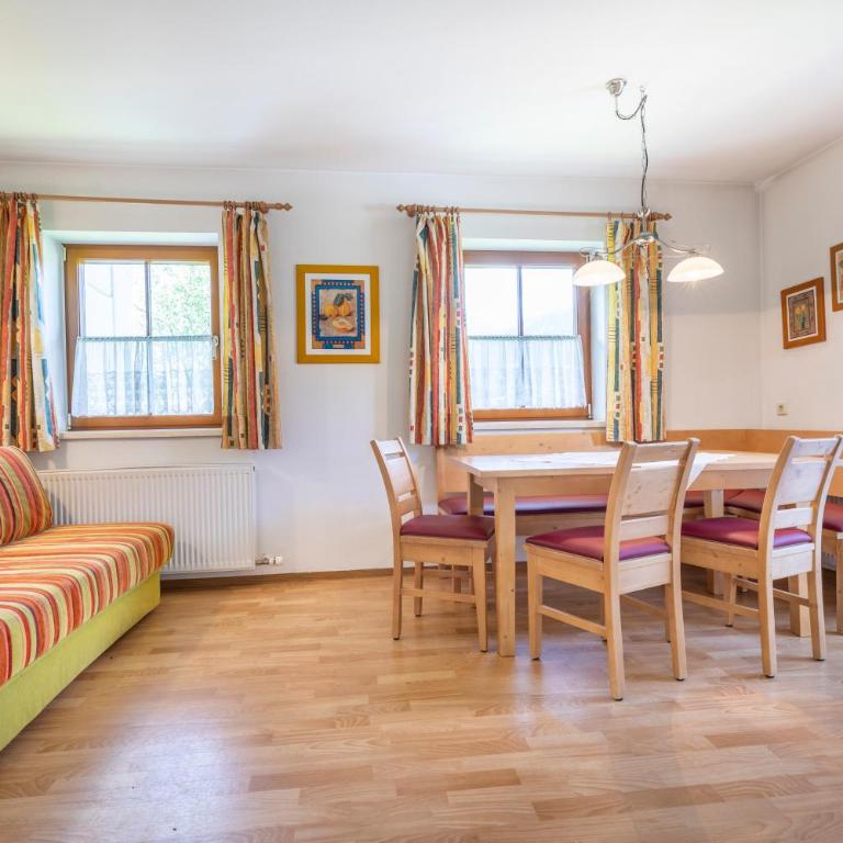 Landhaus Fingerhof - Apartment with Garden View - 9