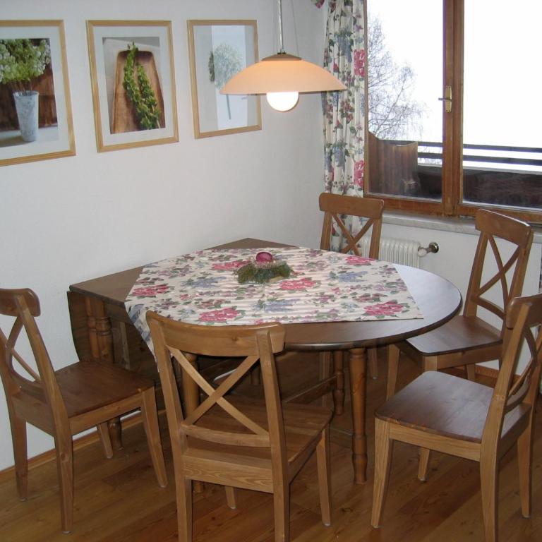 Ferienwohnung Maria im Landhaus Christina - Apartment mit 3 Schlafzimmern und Aussicht - 2