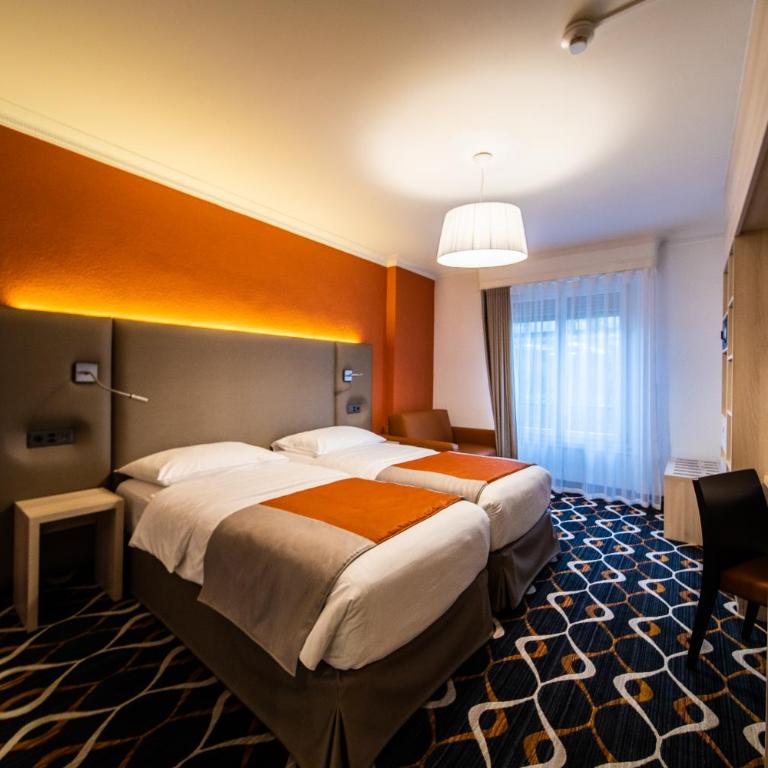Hotel Eden - Chambre Double ou Lits Jumeaux avec Lit d'Appoint - 4