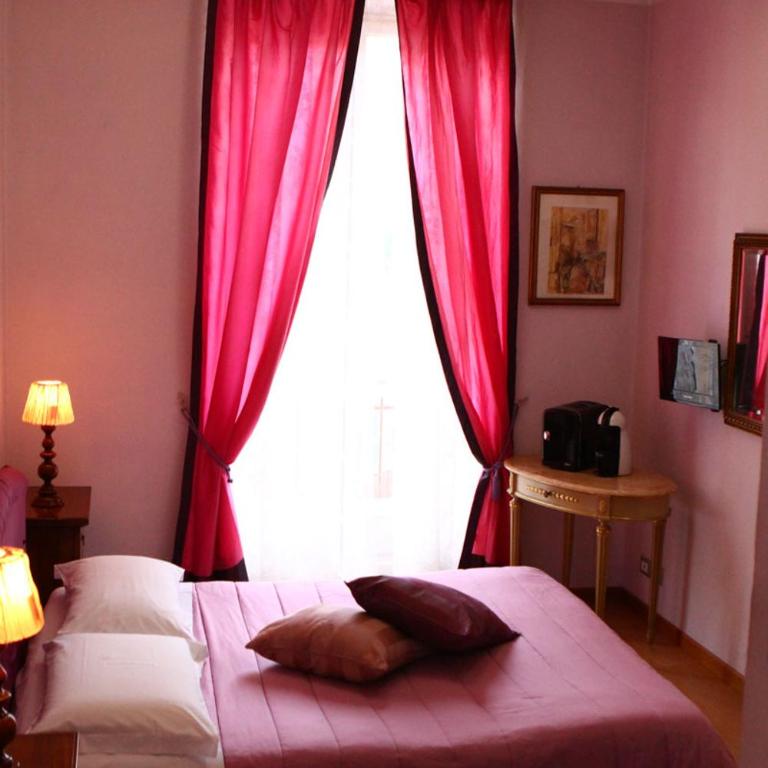 Duca's Guest House - Camera Tripla con Bagno Privato - 1