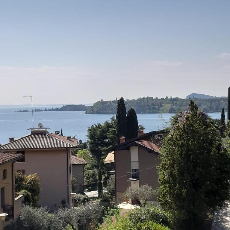 VALLE FIORITA 42 - Lake view apartment - Appartamento con Vista Lago - 2