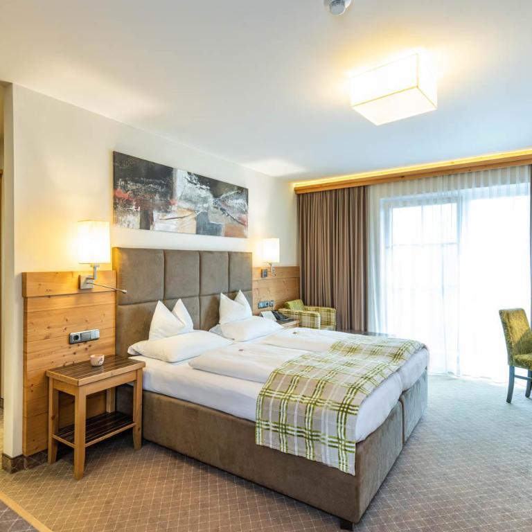 Hotel Garni Melanie - Doppelzimmer mit Balkon - 3
