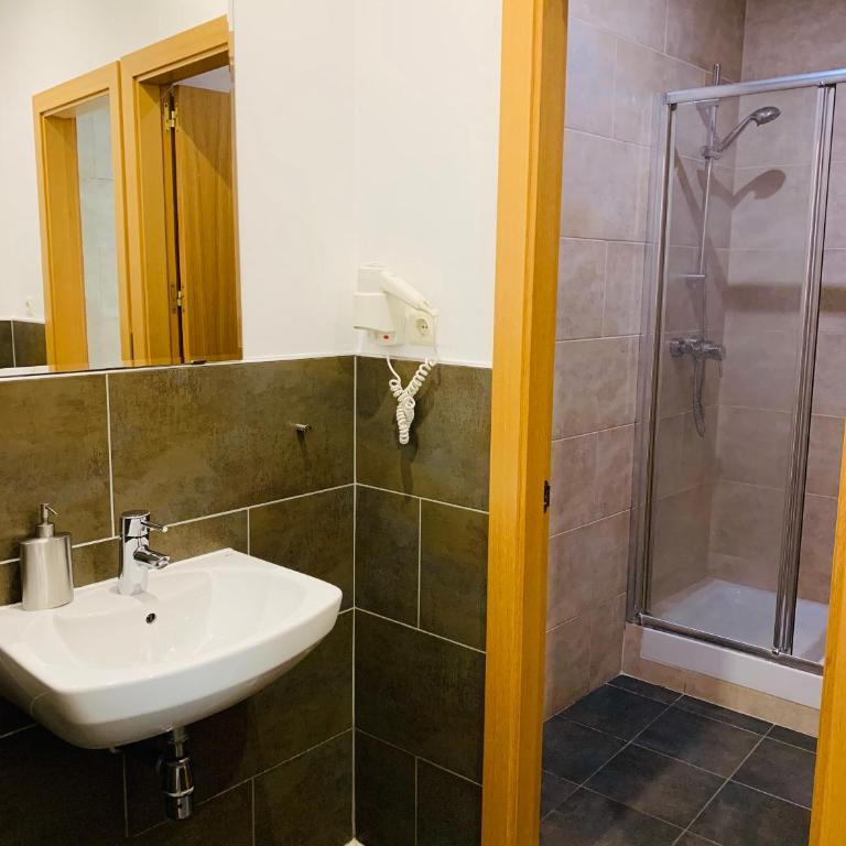 Super Balmes Guest House - Twin Room with Shared Bathroom - 19