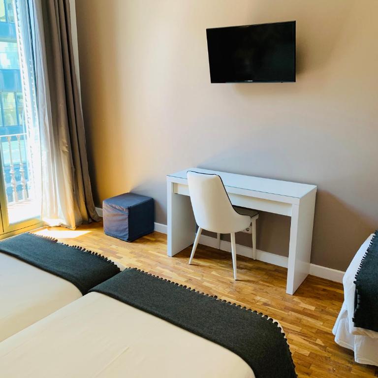 Super Balmes Guest House - Triple Room with Private External Bathroom - 5