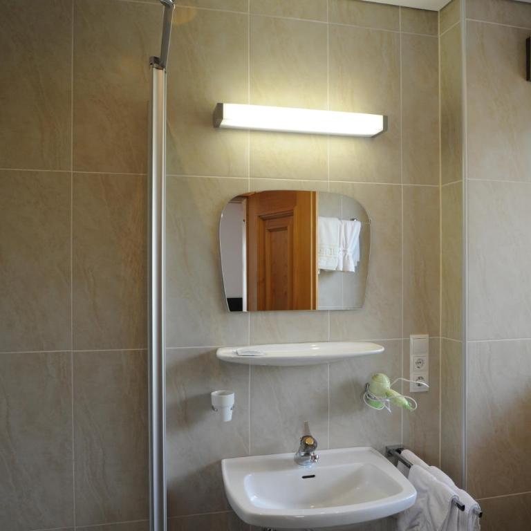B&B Hotel Heidi - Camera Tripla con Balcone - 2