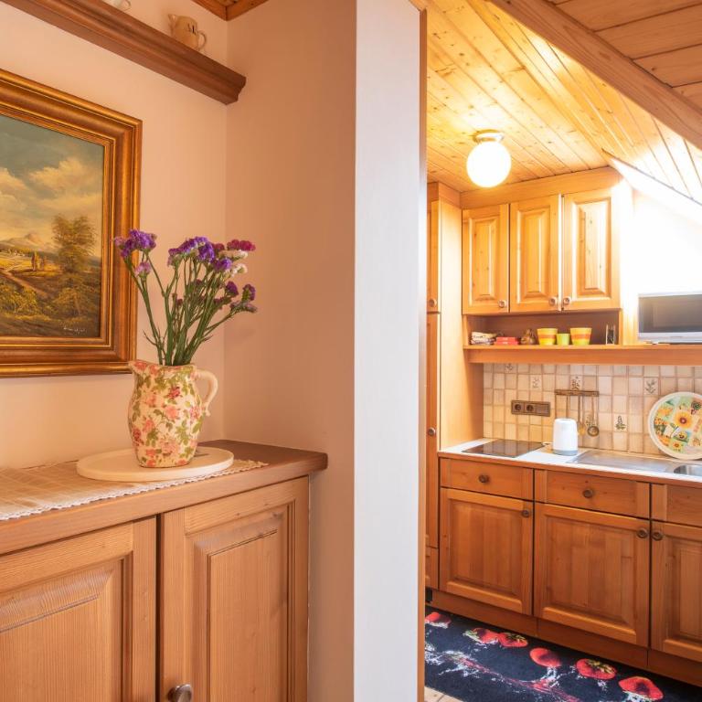 Landhaus GRETE Ferienwohnungen - Suite mit Seeblick - 25