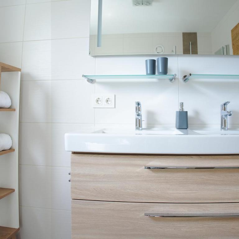 Berg' & Bluamen Appartements Stubai - Apartment mit 2 Schlafzimmern - 12