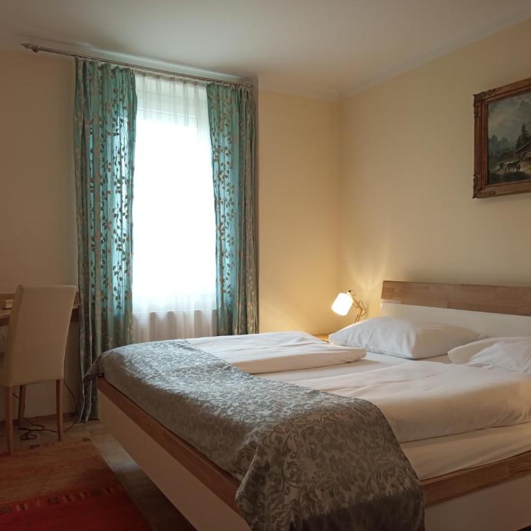 Adlerhof - Doppelzimmer - 5