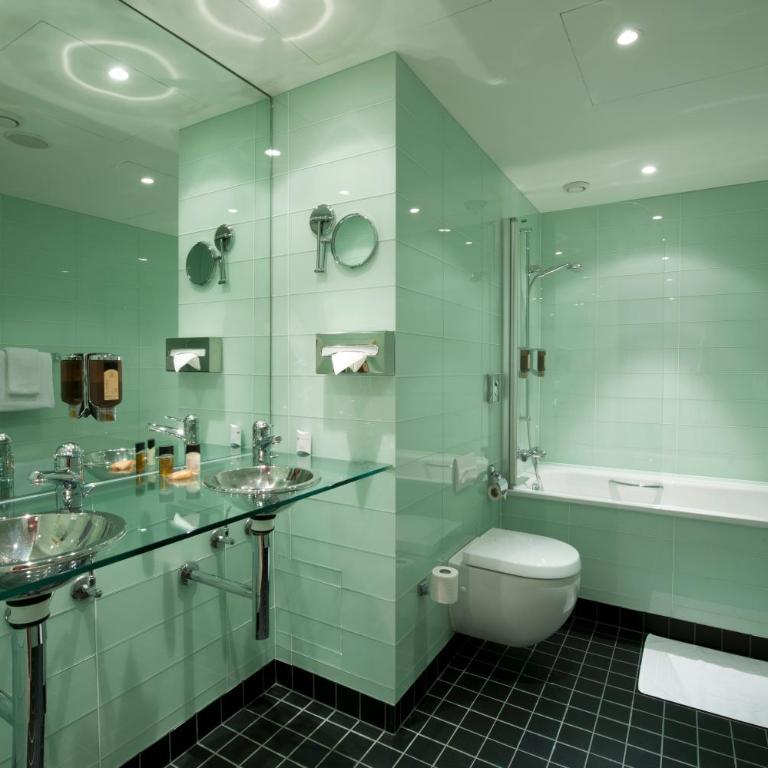 Ramada Encore by Wyndham Geneva - Suite Lit King-Size avec Canapé-Lit - Non-Fumeurs - 2