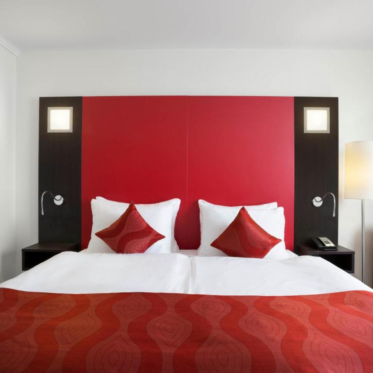 Ramada Encore by Wyndham Geneva - Chambre Lit King-Size Affaires avec Canapé-Lit - Non-Fumeurs - 5