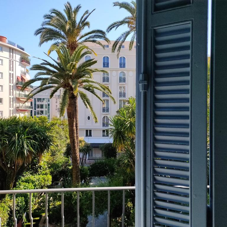 Hôtel de Provence - Chambre Double avec Balcon - Vue sur Jardin - 9