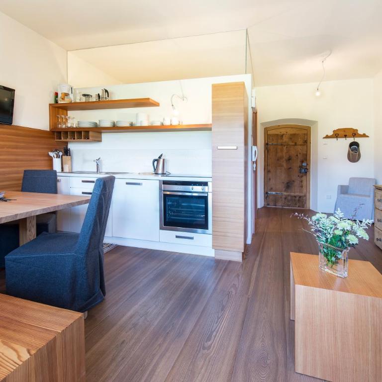 Hofbauer - Appartamento con 1 Camera da Letto, Balcone e Vista Montagna - 3