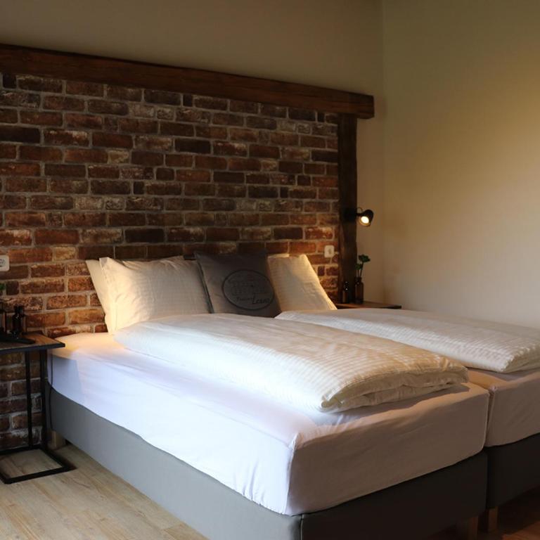 Pension Leano - Doppelzimmer mit Balkon - 3