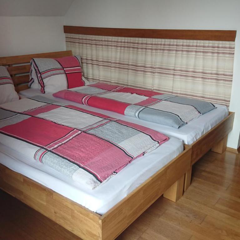 Gästehaus der Gamser Winzerstube - Chambre Lits Jumeaux avec Balcon - 5