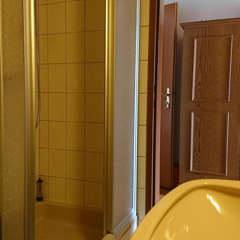 Gästehaus der Gamser Winzerstube - Chambre Lits Jumeaux avec Balcon - 3