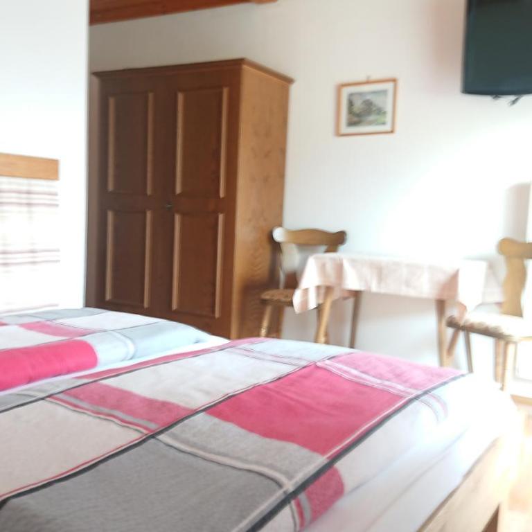 Gästehaus der Gamser Winzerstube - Chambre Lits Jumeaux avec Balcon - 2