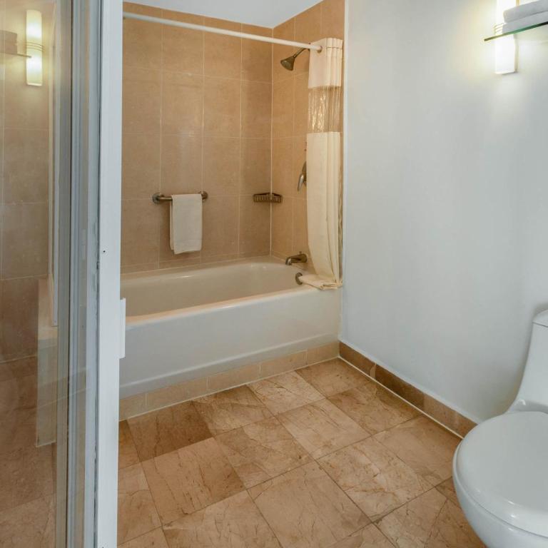 La Quinta by Wyndham Puebla Palmas Angelopolis - Suite Deluxe con cama grande - No fumadores - 4