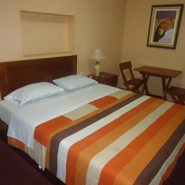 Hotel Excalibur - Habitación Matrimonial - 19