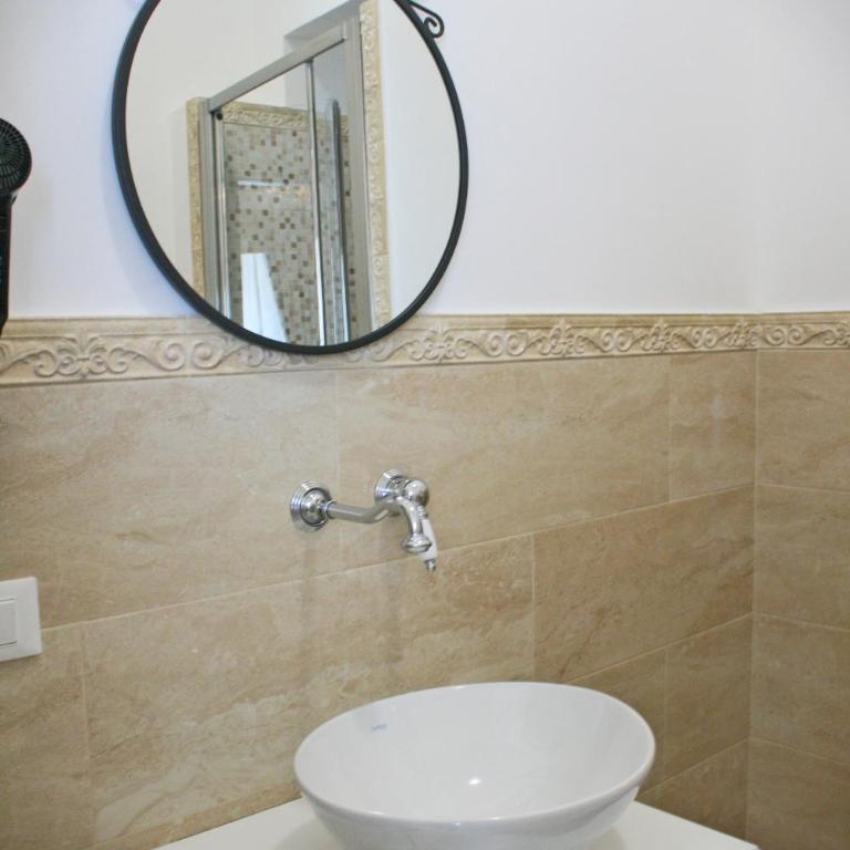 Domus Valadier B&B Guesthouse - Deluxe Double Room - 1