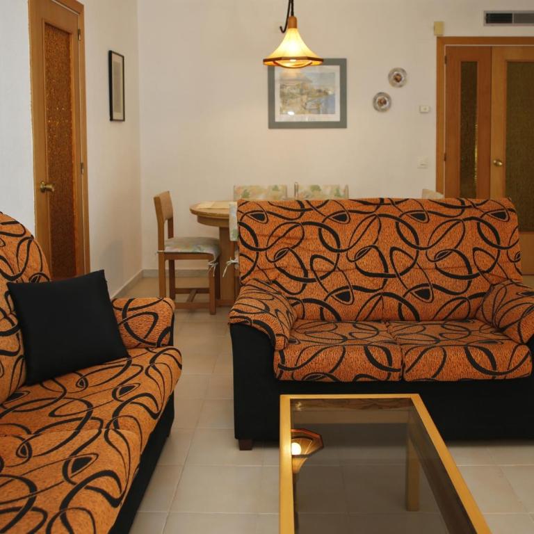 AT116 Els Pins, comunidad con piscina en 1ra línea de la playa - Three-Bedroom Apartment - 10