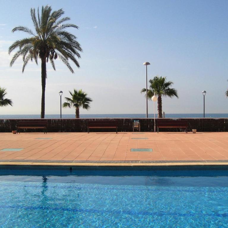 AT132 Els Pins, 1ra línea de la playa, piscina, airco, aparcamiento - Apartamento de 2 dormitorios - 7
