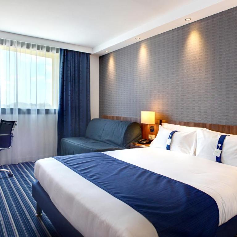 Holiday Inn Express Montpellier - Odysseum by IHG - Standard Zimmer mit Queensize-Bett und Schlafsofa - 2