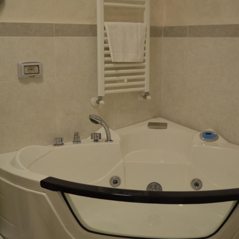 Allegra Toscana - Affittacamere Guest house Arezzo - Suite Deluxe con vasca idromassaggio - Corso Italia, 114 - 9