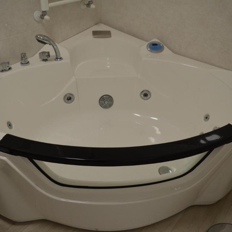 Allegra Toscana - Affittacamere Guest house Arezzo - Suite Deluxe con vasca idromassaggio - Corso Italia, 114 - 13