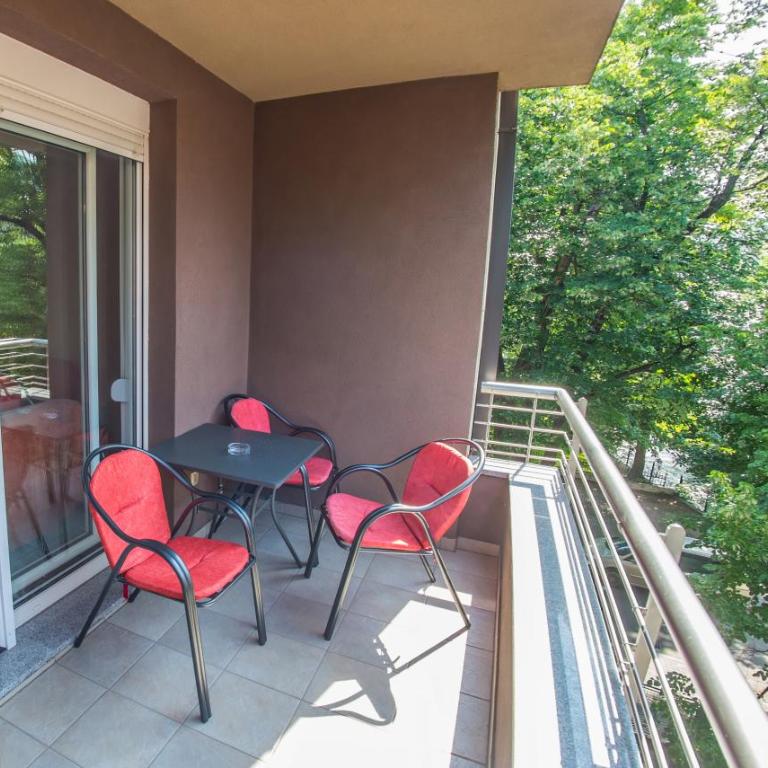 Apartment Enjoy free private parking - Three-Bedroom Deluxe Apartment - 5