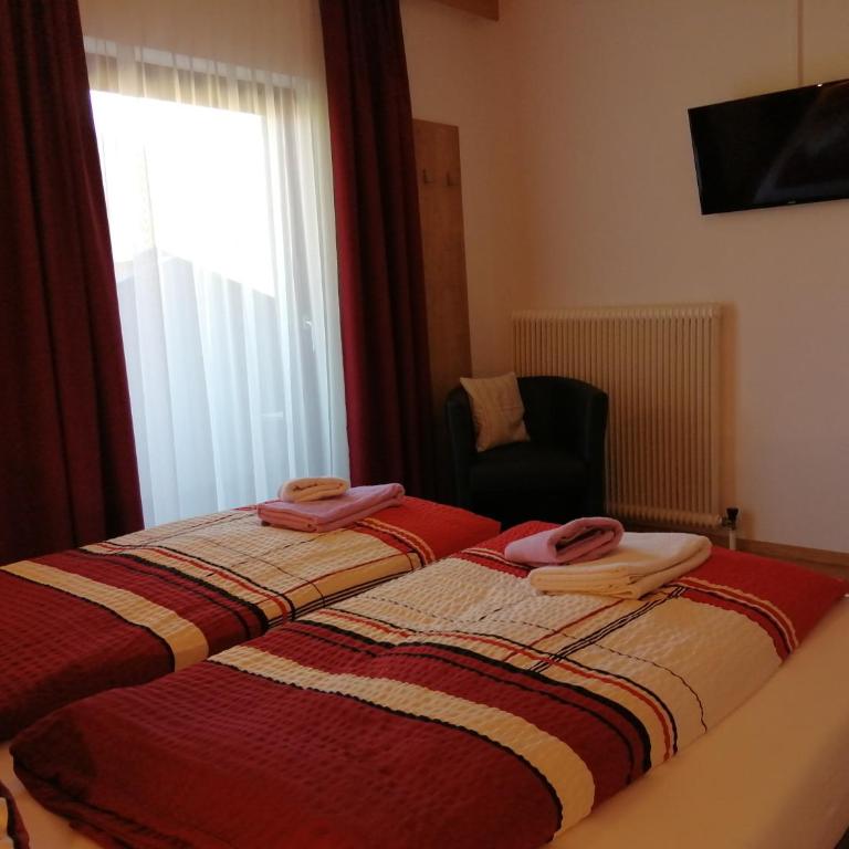 Landhaus Fingerhof - Three-Bedroom Apartment - 10
