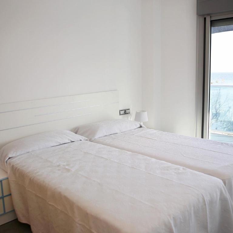 AT161 Vistas a la playa, piscina y equipamiento completo - Three-Bedroom Apartment - 11
