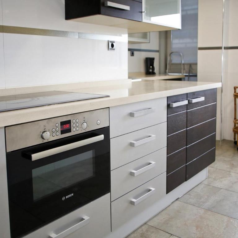 AT161 Vistas a la playa, piscina y equipamiento completo - Three-Bedroom Apartment - 14