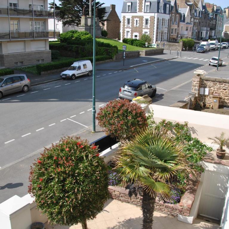 Hôtel Le Beaufort - Chambre Double Confort avec Vue sur Rue - 3
