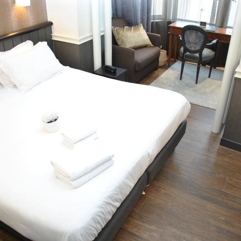 Hôtel Le Beaufort - Chambre Double avec Fenêtre en Arc - Vue Mer et Terrasse - 1