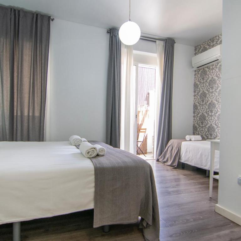 Kasa Katia Guest House - Family Room with Private Bathroom - 4