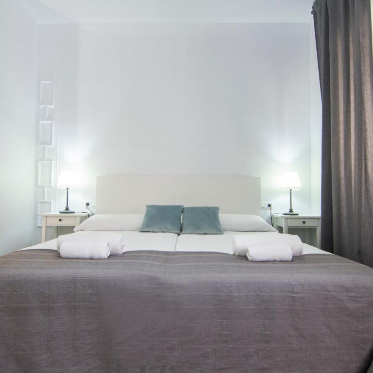 Kasa Katia Guest House - Family Room with Private Bathroom - 9