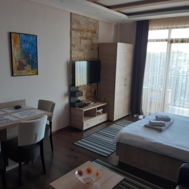 Milmari Apartments Joy M17 - Apartment - 24