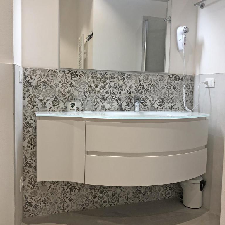 Residenza del Duse - Double room with private external bathroom - Camera matrimoniale con bagno privato esterno - 11