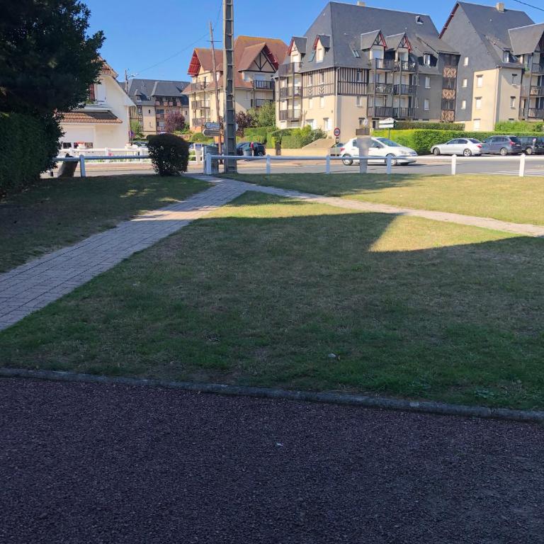 Escapade à Cabourg, 300M plage, calme et chaleureux - One-Bedroom Apartment - 13