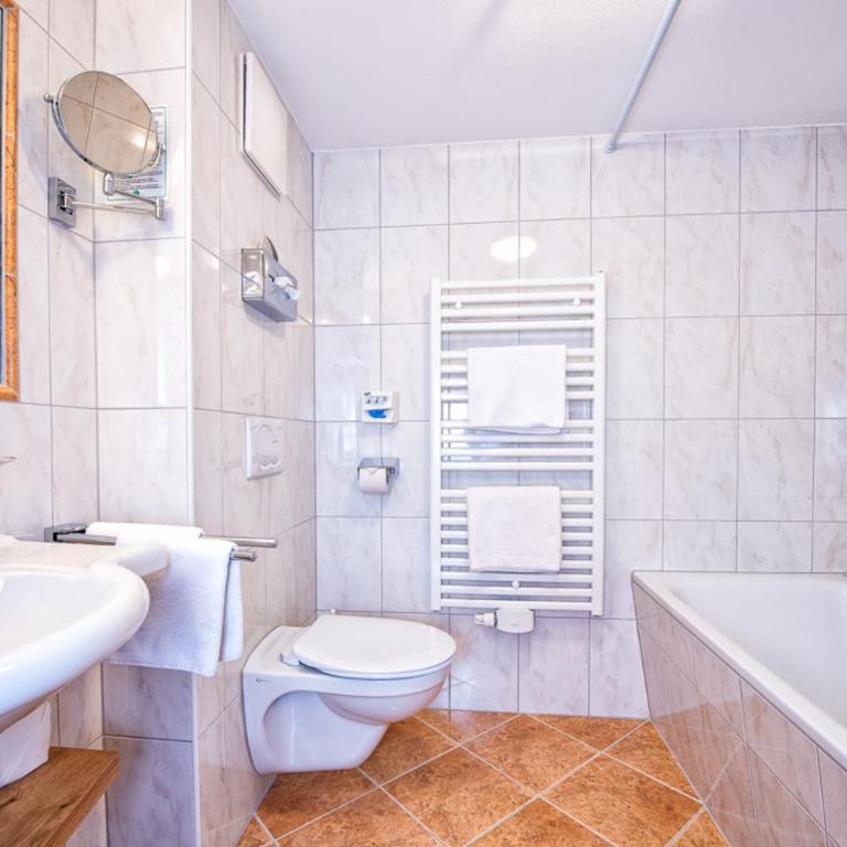 Hotel Maria Theresia - Familiensuite - 3