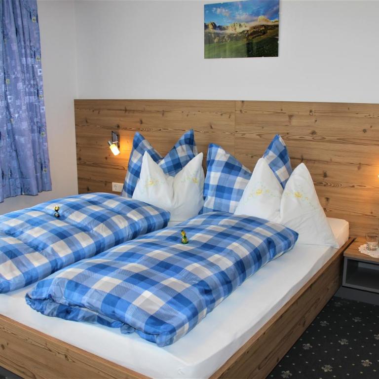 Gästehaus Oberauer - Doppelzimmer mit eigenem Bad - 3