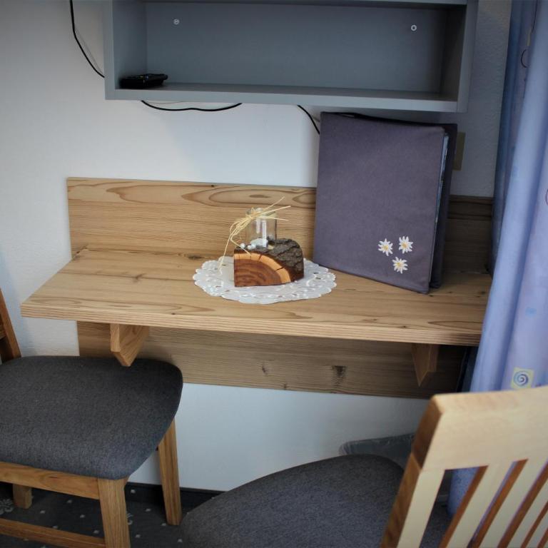 Gästehaus Oberauer - Doppelzimmer mit eigenem Bad - 7