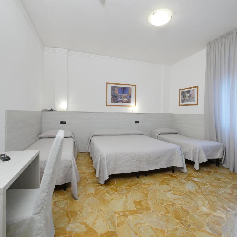 Hotel Careggi - Quadruple Room - 3