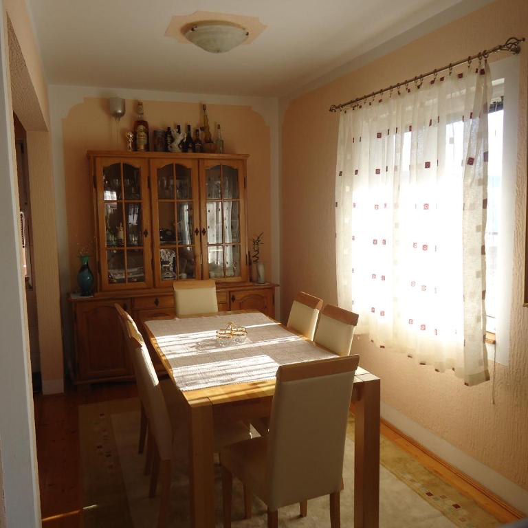 Apartments Villa Mićunović - Three-Bedroom Apartment with Sea View - 2
