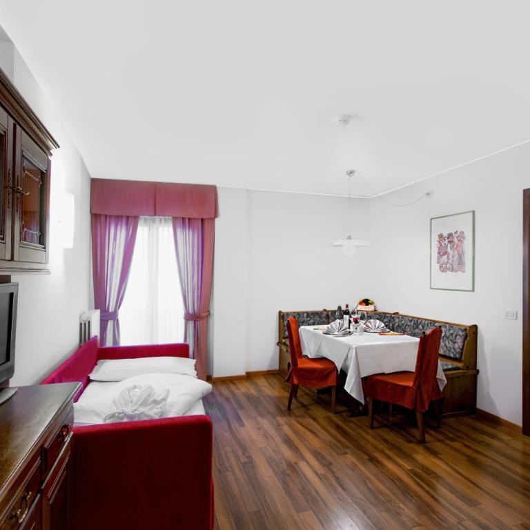 Hotel Baita Clementi - Camera Familiare (3 Adulti + 2 Bambini) - 1