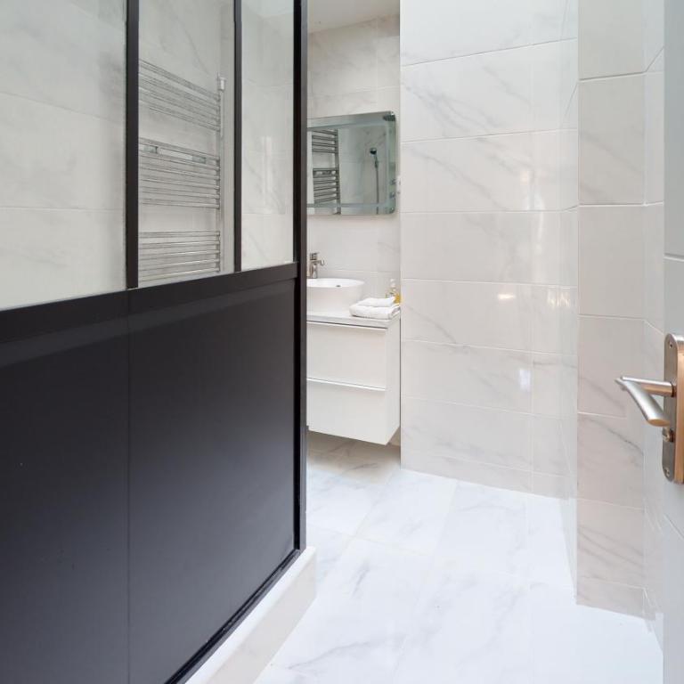 Stunning And Luxurious 3BR Loft 5min From Paris In The Heart Of Boulogne - Maisonette-Apartment - 8